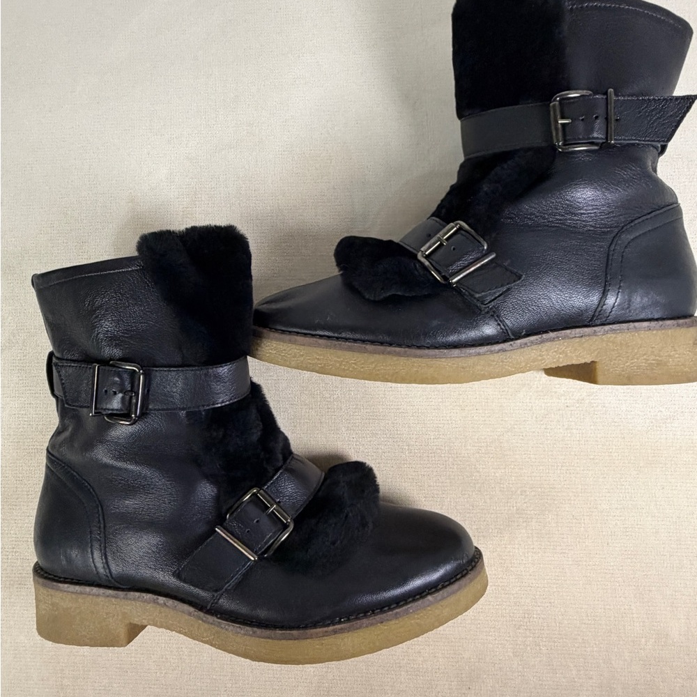 Stylish Black Leather Women's Boots - Picture 11 of 14